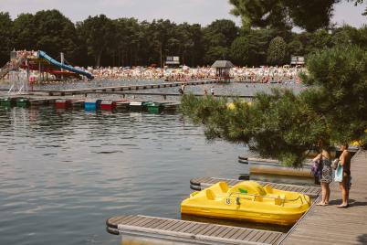 Een leuke dag uit op het Zilvermeer: van waterfietsen tot uren speelplezier op de waterglijbanen